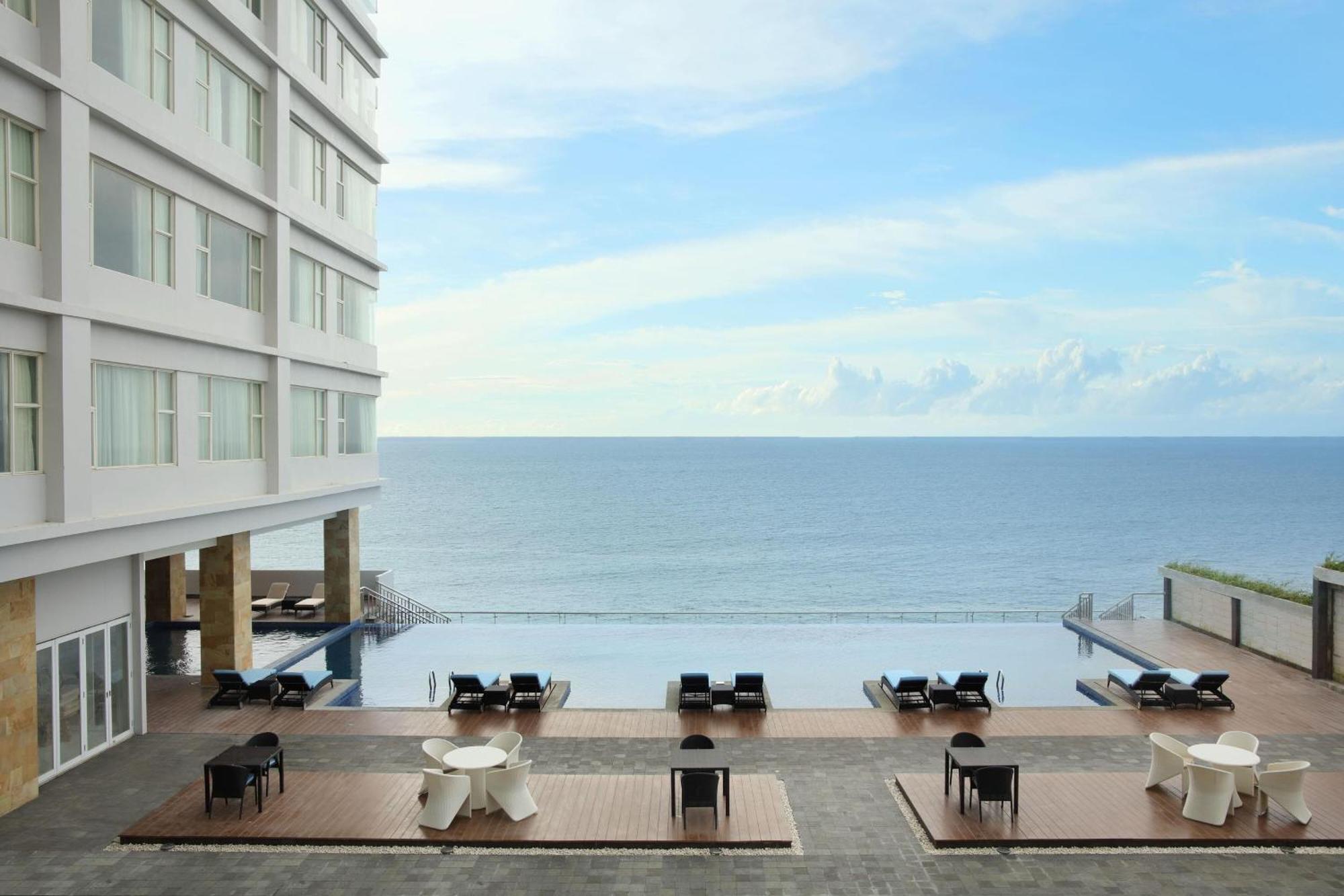 Four Points By Sheraton Манадо Екстериор снимка