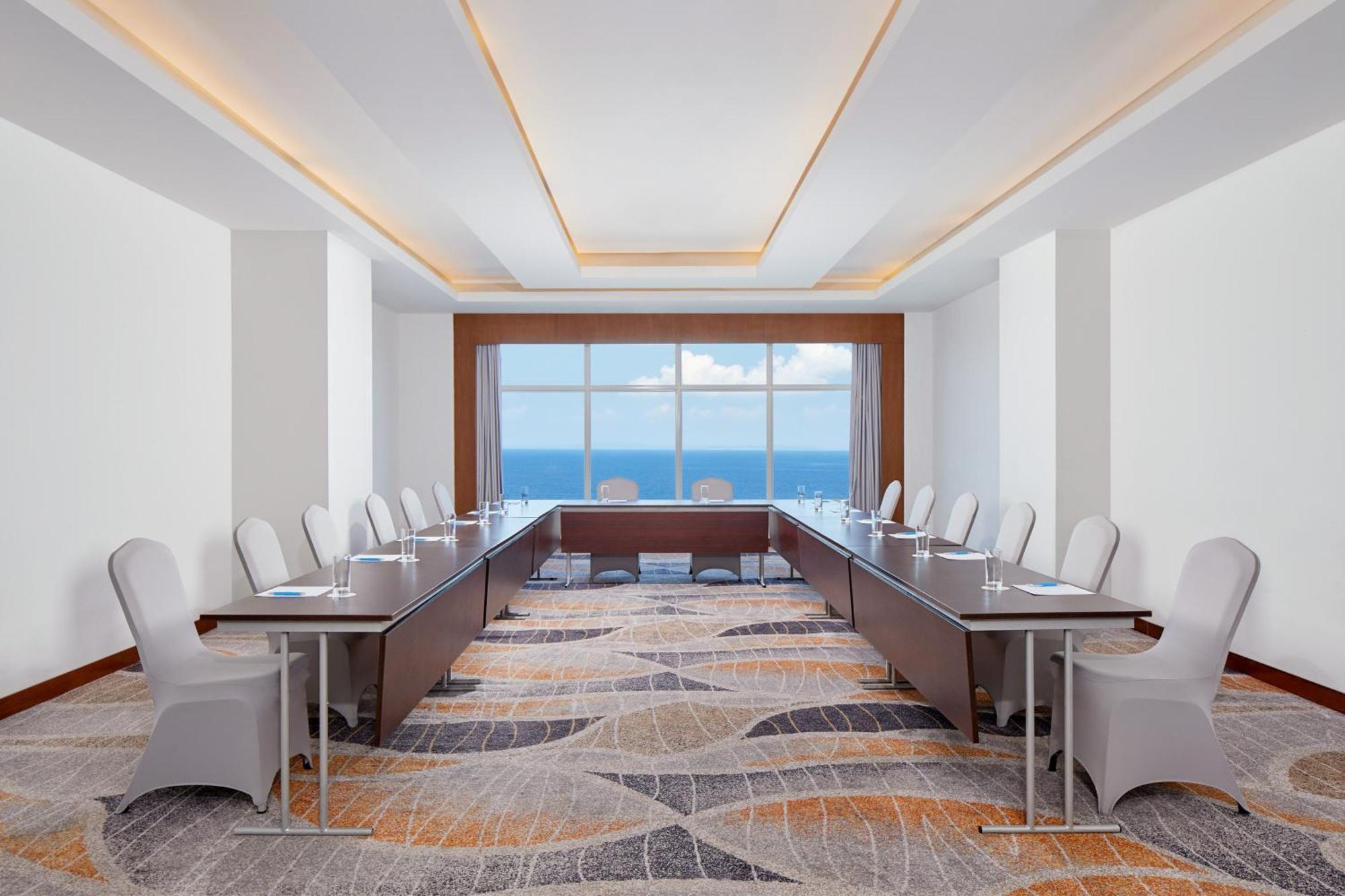 Four Points By Sheraton Манадо Екстериор снимка