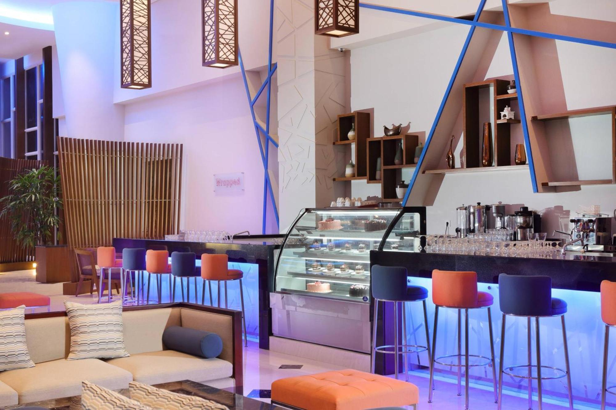 Four Points By Sheraton Манадо Екстериор снимка
