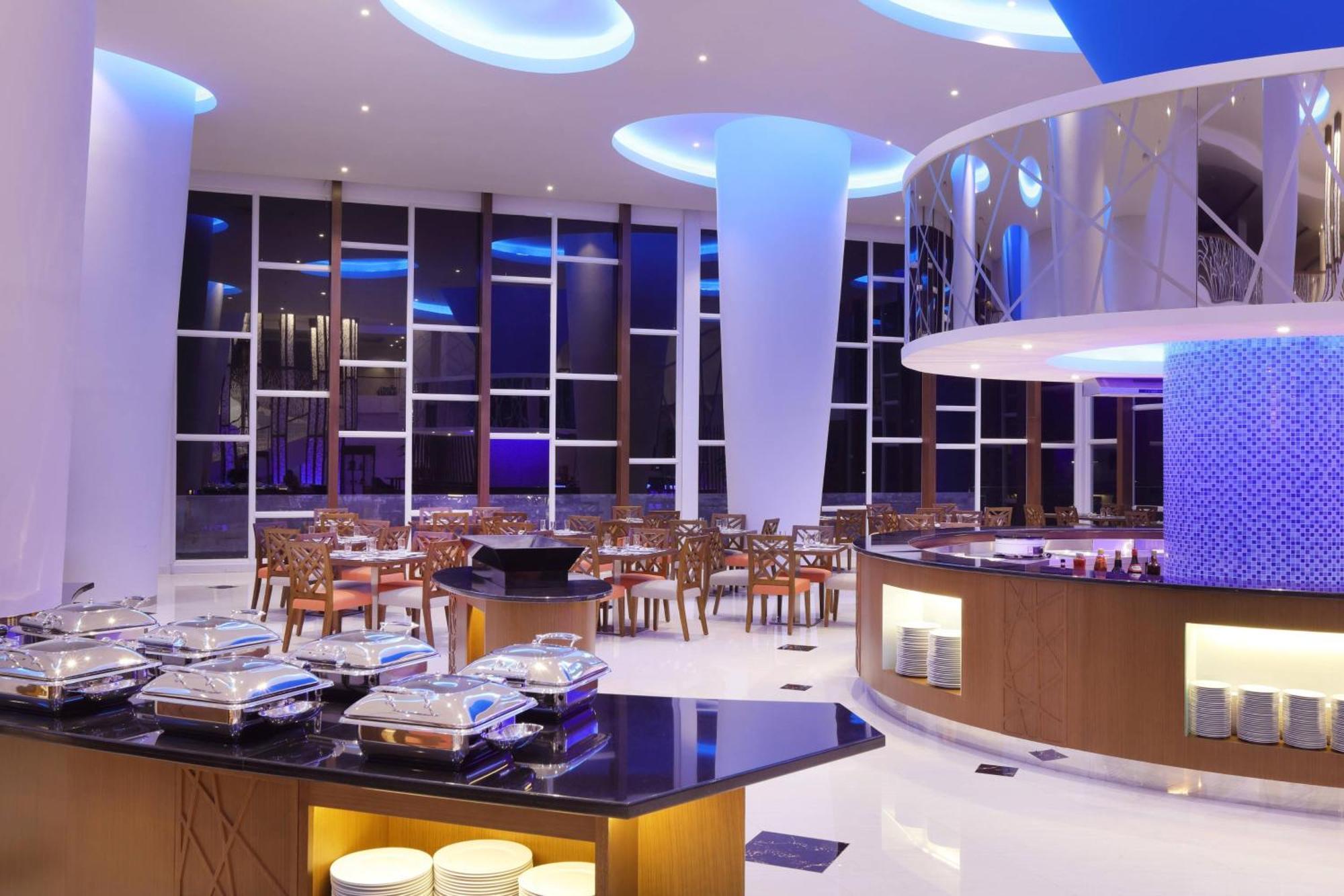 Four Points By Sheraton Манадо Екстериор снимка