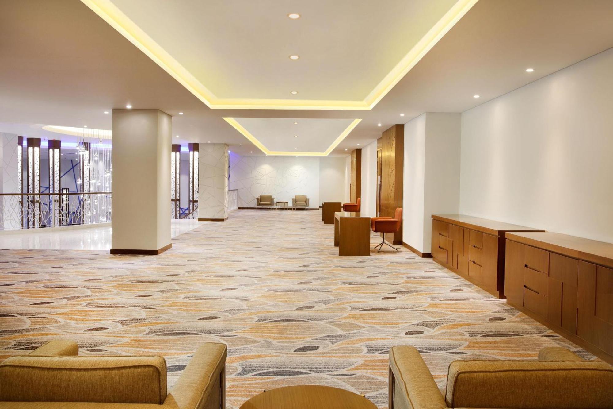 Four Points By Sheraton Манадо Екстериор снимка