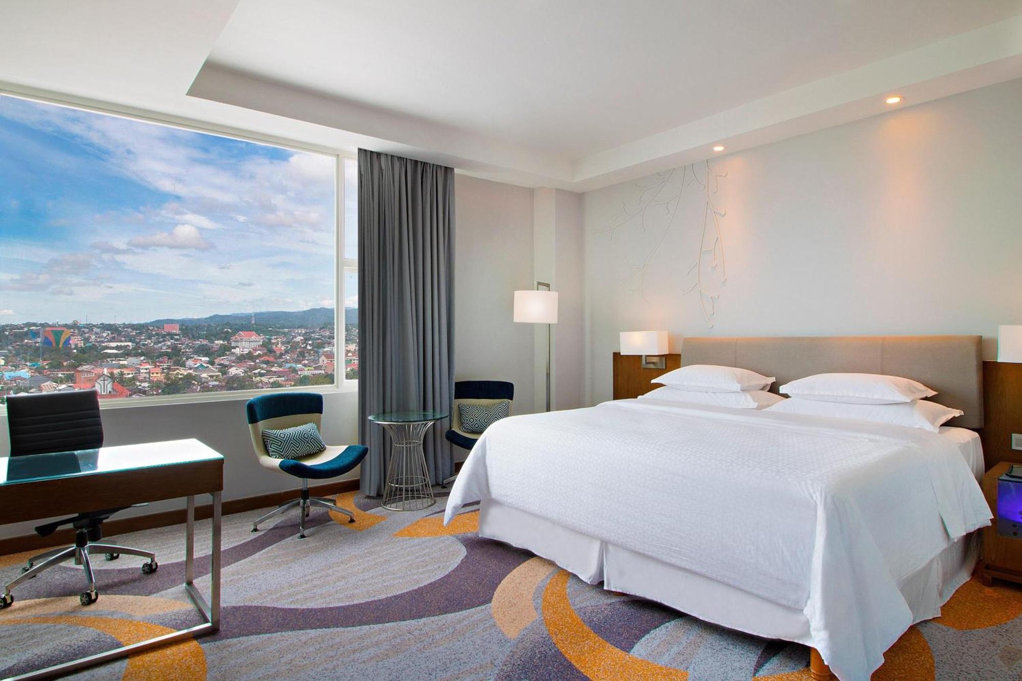 Four Points By Sheraton Манадо Екстериор снимка