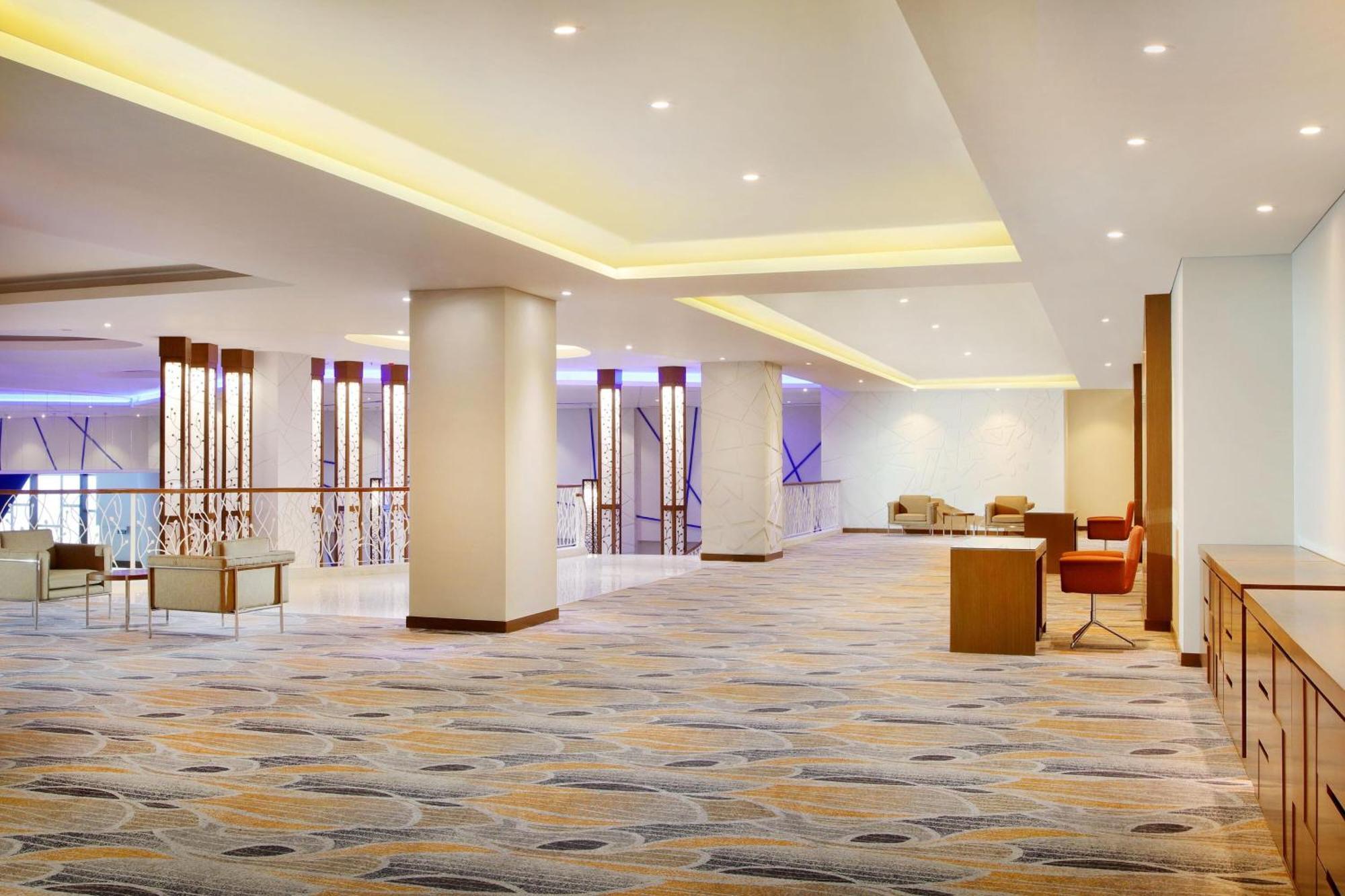 Four Points By Sheraton Манадо Екстериор снимка