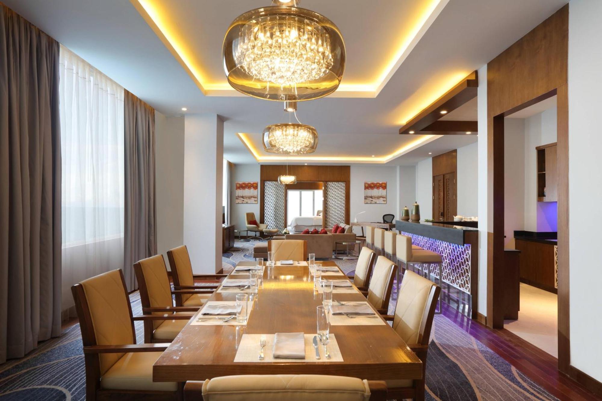 Four Points By Sheraton Манадо Екстериор снимка