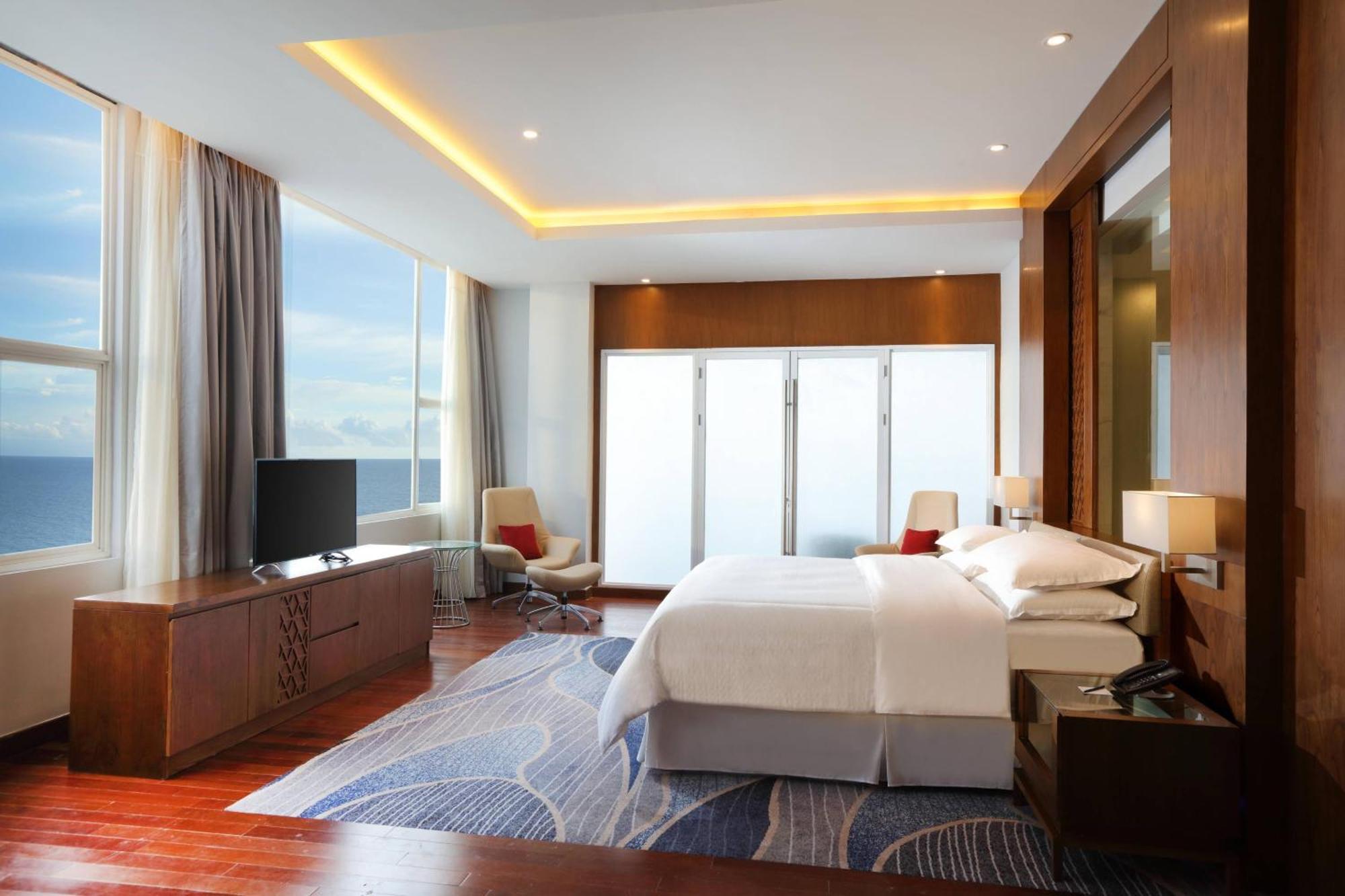 Four Points By Sheraton Манадо Екстериор снимка