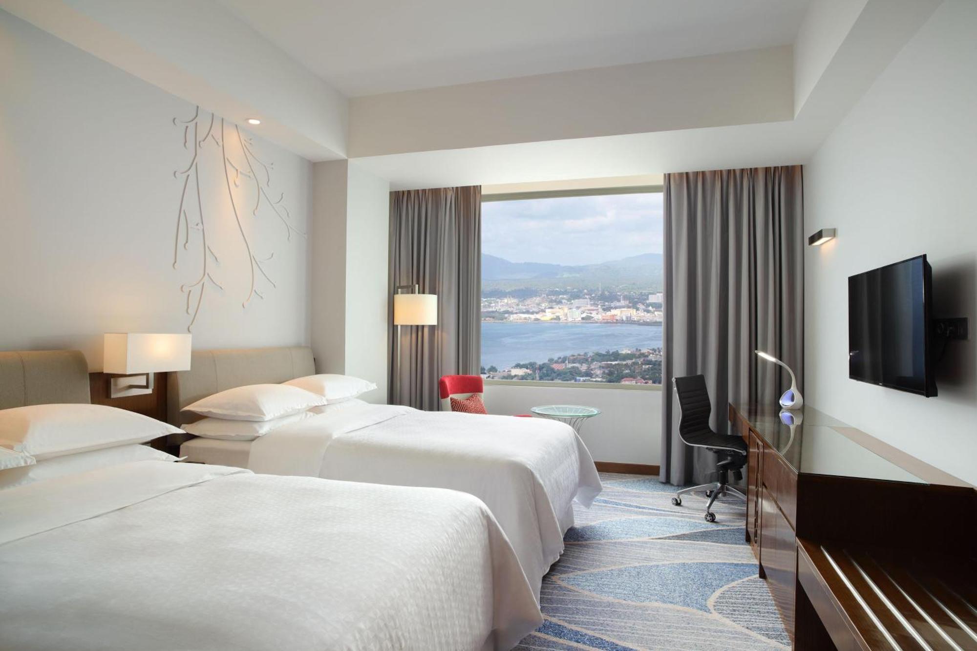 Four Points By Sheraton Манадо Екстериор снимка