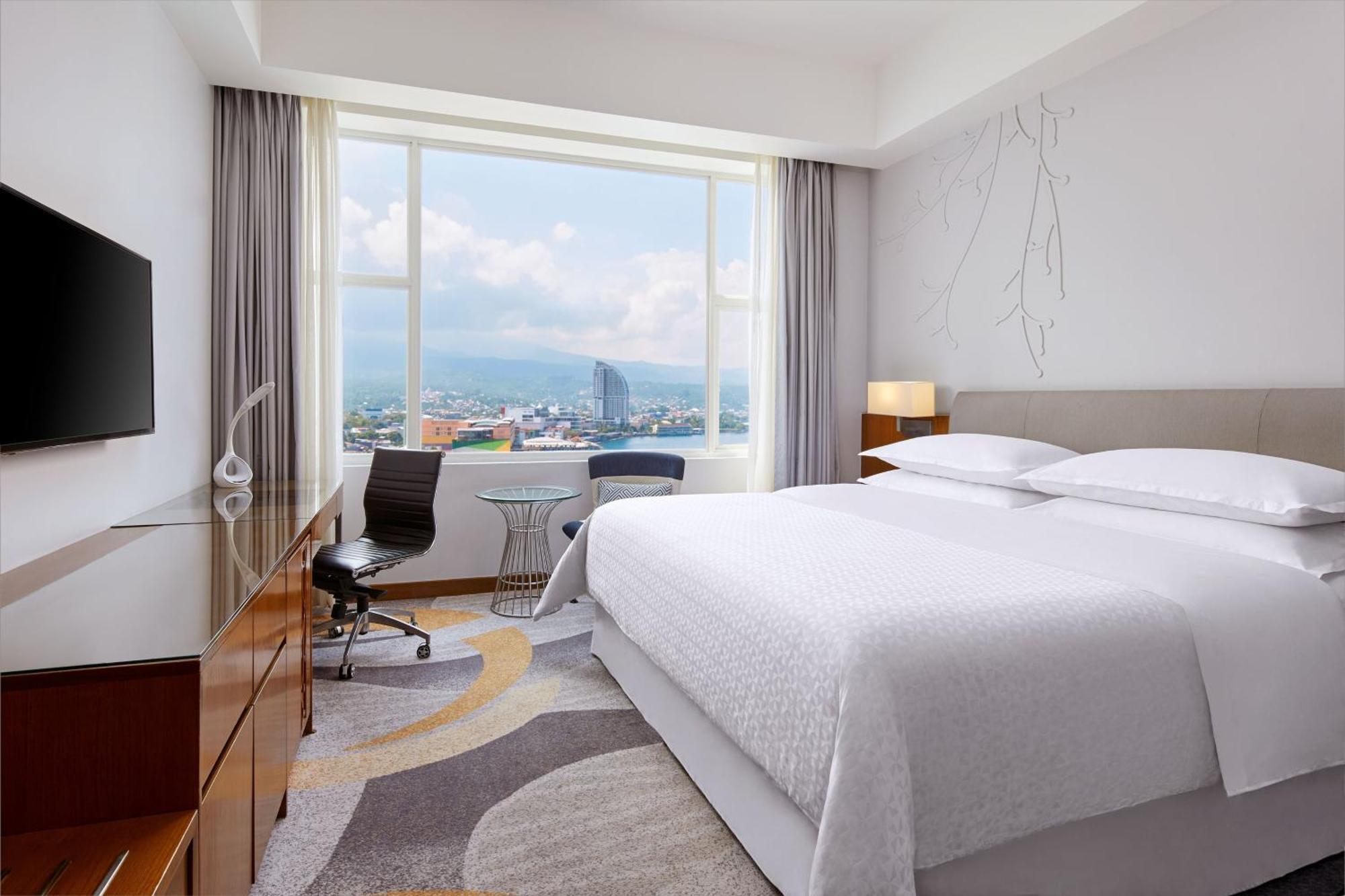 Four Points By Sheraton Манадо Екстериор снимка